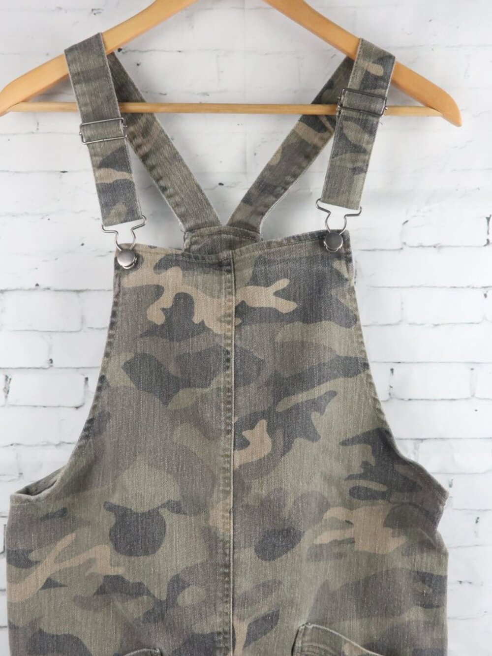 NO BOUNDARIES GREEN CAMO OVERALL MINI DRESS WITH POCKETS SIZE LARGE - Picture 4 of 8